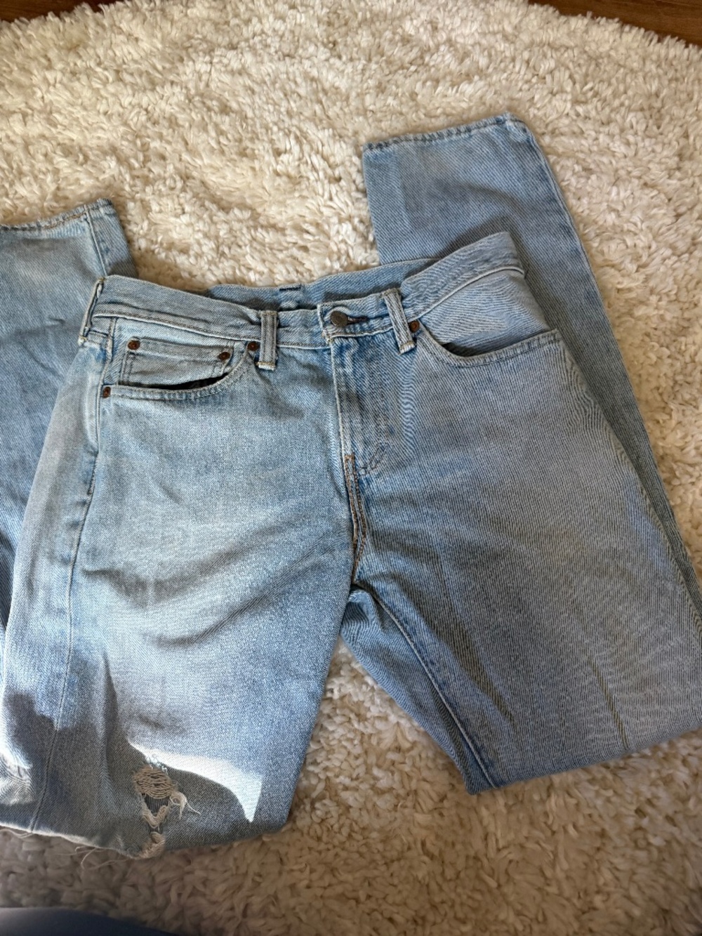 Light Levi's Light Blue super cute fitted women’s Straight Jeans with Leather Pa